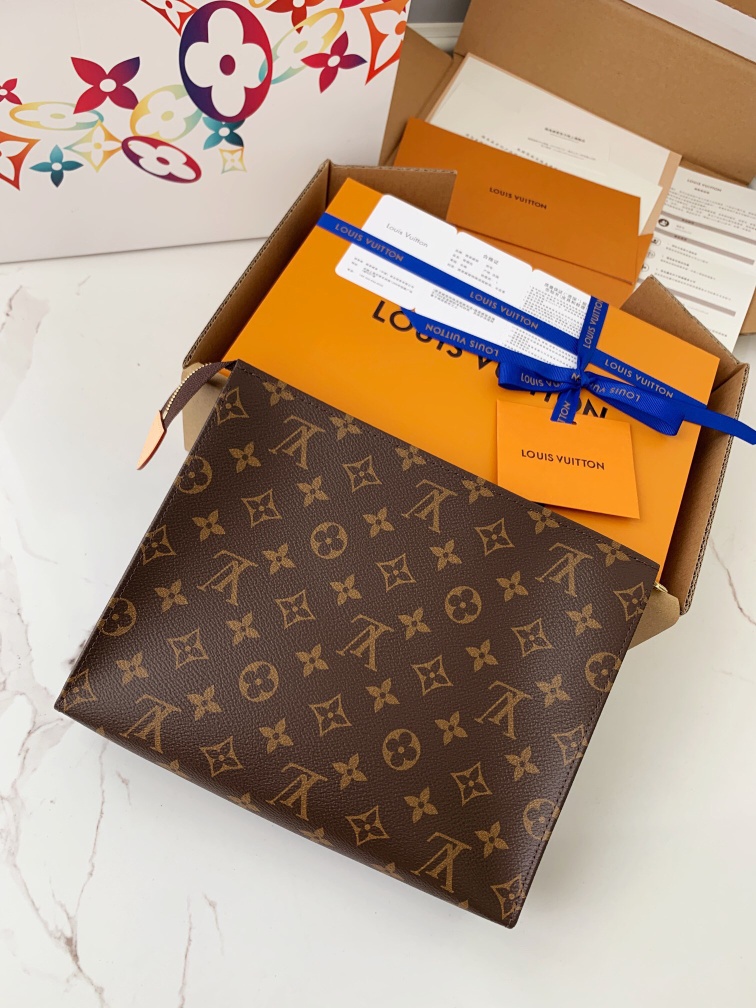 LV Clutch Bags